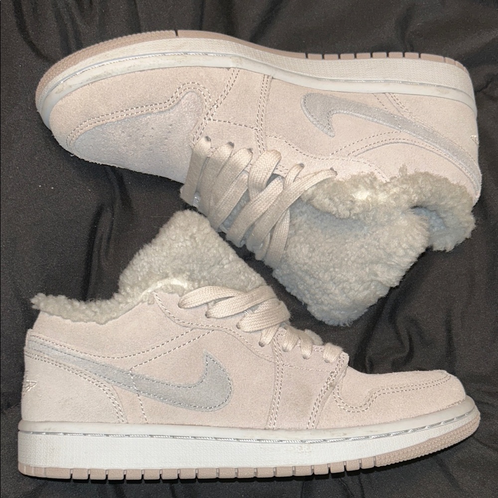 Air Jordan 1 low SE- lavender